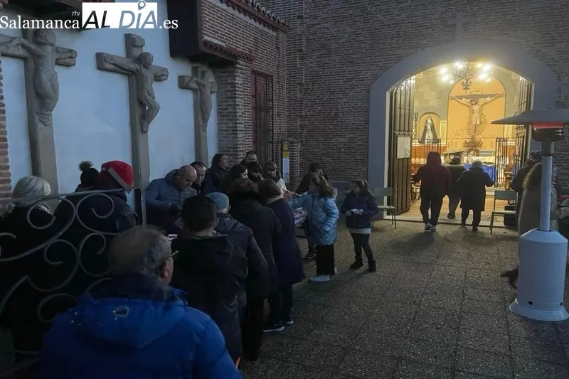 La II Chocolatada solidaria de la Cofradía del Humilladero contaba con cientos de asistentes