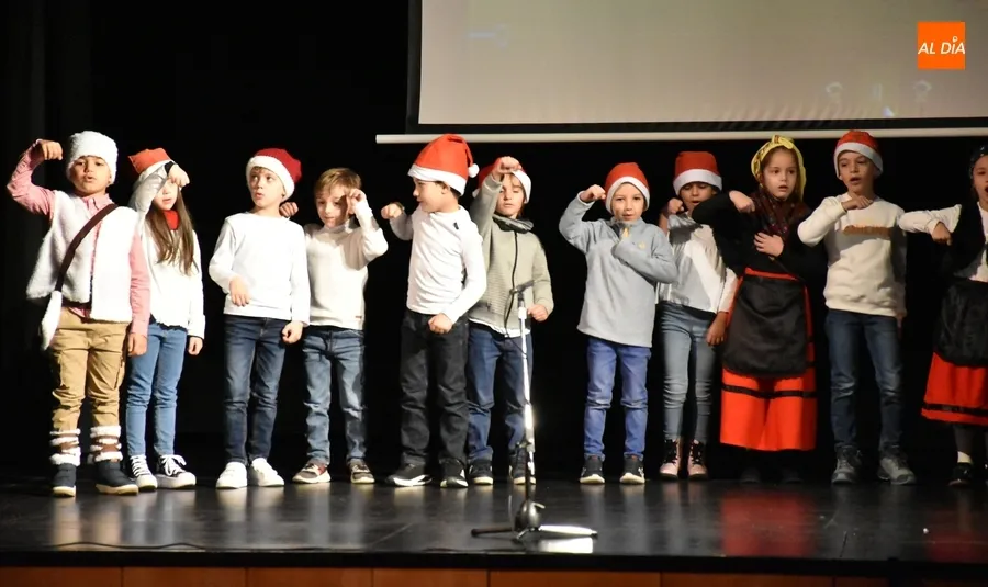 Foto 8 - El Colegio Mir&oacute;briga encabeza el retorno de las funciones navide&ntilde;as al ritmo de Quevedo y Rosal&iacute;a