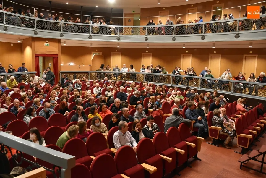 Foto 2 - La Barahona Big Band roza el lleno en el Teatro Nuevo