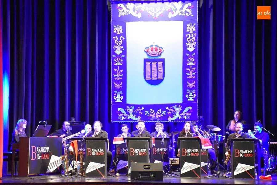 Foto 8 - La Barahona Big Band roza el lleno en el Teatro Nuevo