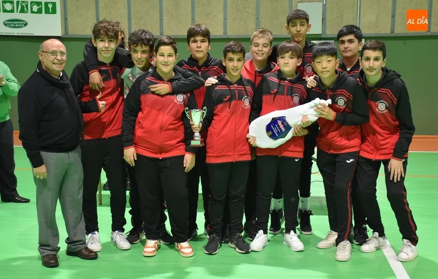 Foto 8 - Una tanda de penaltys pone el broche al exitoso retorno del Torneo de ARCIU