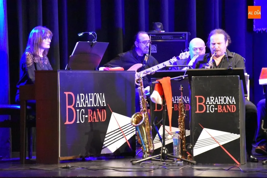 Foto 9 - La Barahona Big Band roza el lleno en el Teatro Nuevo