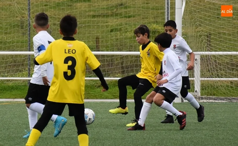 Foto 2 - #M | 17-18 DIC | El Alev&iacute;n A del Ciudad Rodrigo despide el a&ntilde;o con una amplia goleada