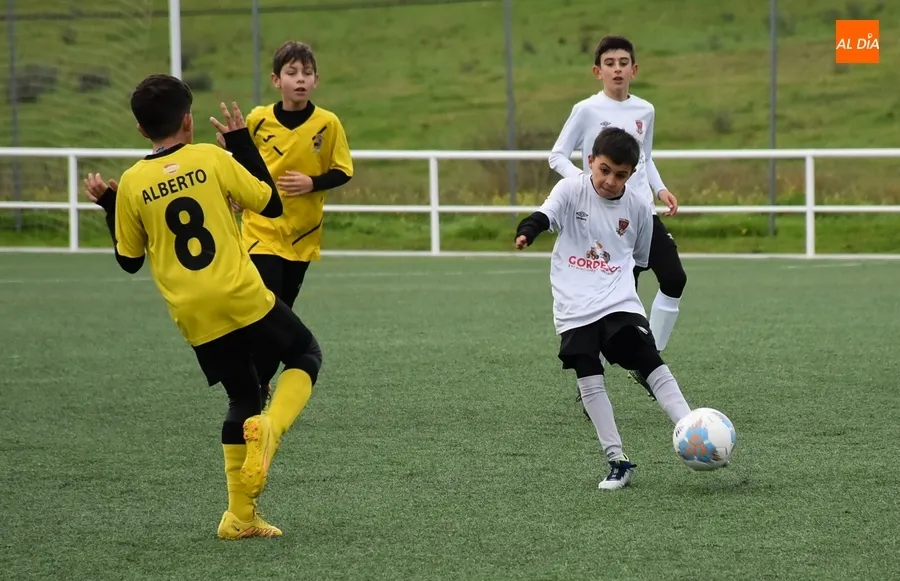 Foto 8 - #M | 17-18 DIC | El Alev&iacute;n A del Ciudad Rodrigo despide el a&ntilde;o con una amplia goleada