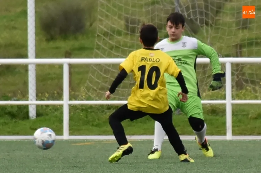 Foto 9 - #M | 17-18 DIC | El Alev&iacute;n A del Ciudad Rodrigo despide el a&ntilde;o con una amplia goleada