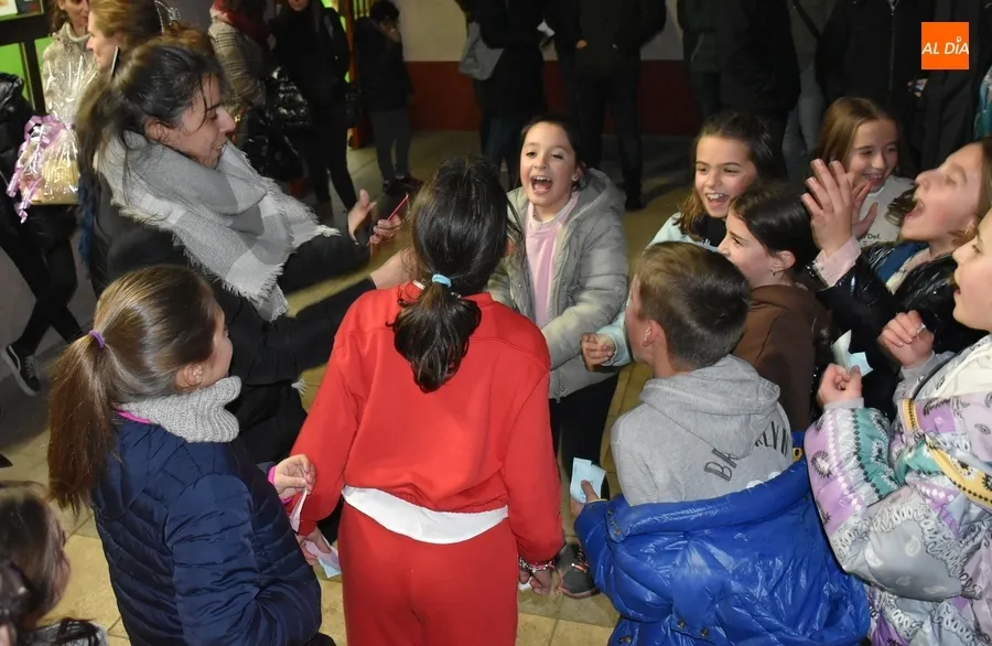 Foto 10 - Unas 200 personas endulzan la tarde en la recuperada chocolatada de la AMPA de San Francisco