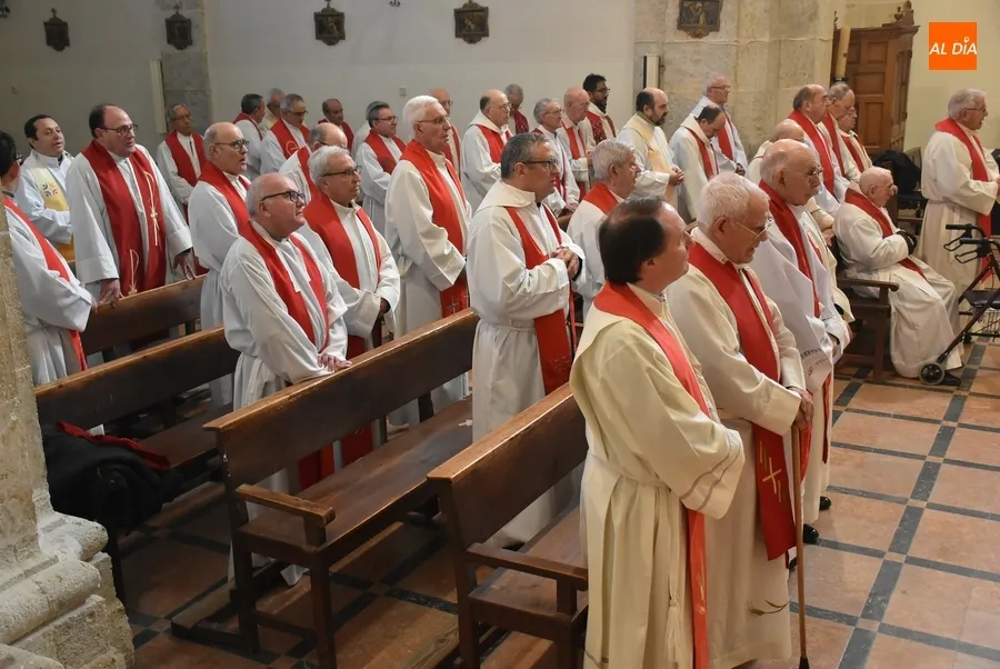 Foto 9 - El presbiterio diocesano celebra su cl&aacute;sica convivencia navide&ntilde;a