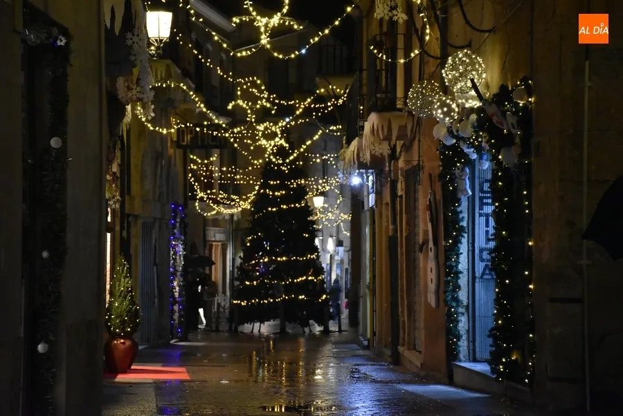 Foto 3 - Frozen, Alicia en el Pa&iacute;s de las Maravillas, y muchas estrellas, en la &lsquo;Navidad sin fin&rsquo; del centro hist&oacute;rico