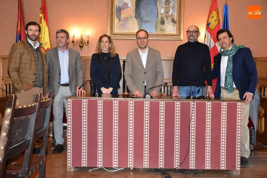 Foto 3 - Los mayordomos de San Sebasti&aacute;n se presentan a las instituciones locales
