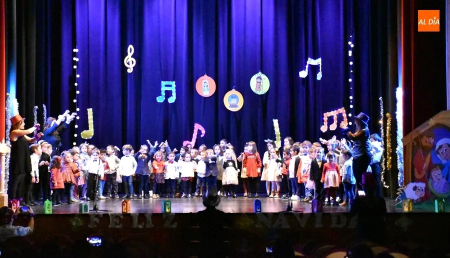 Foto 3 - La luz gu&iacute;a la doble funci&oacute;n navide&ntilde;a del Colegio Misioneras-Santa Teresa