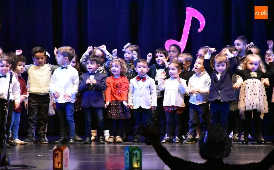 Foto 5 - La luz gu&iacute;a la doble funci&oacute;n navide&ntilde;a del Colegio Misioneras-Santa Teresa