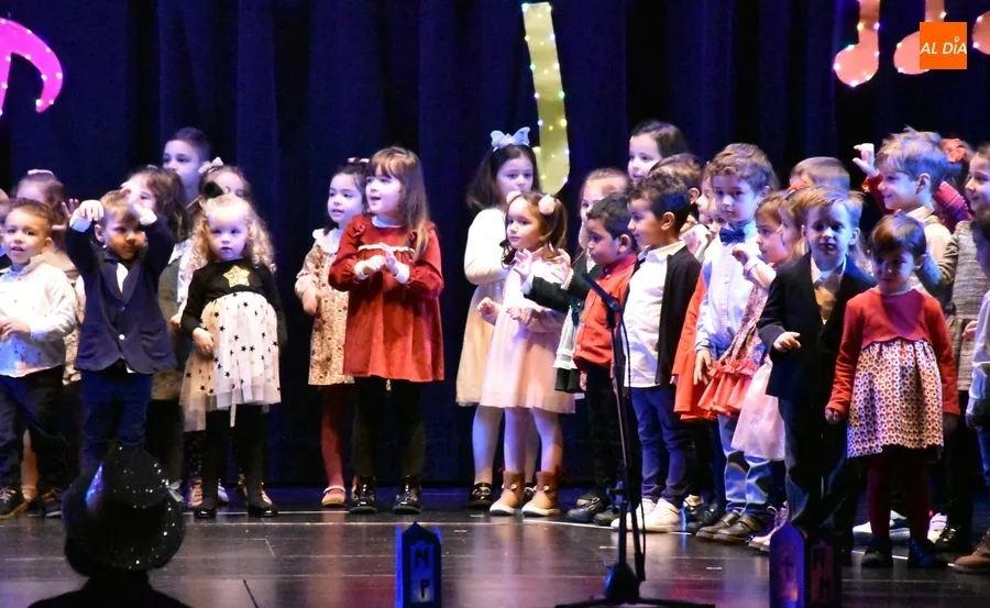 Foto 6 - La luz gu&iacute;a la doble funci&oacute;n navide&ntilde;a del Colegio Misioneras-Santa Teresa