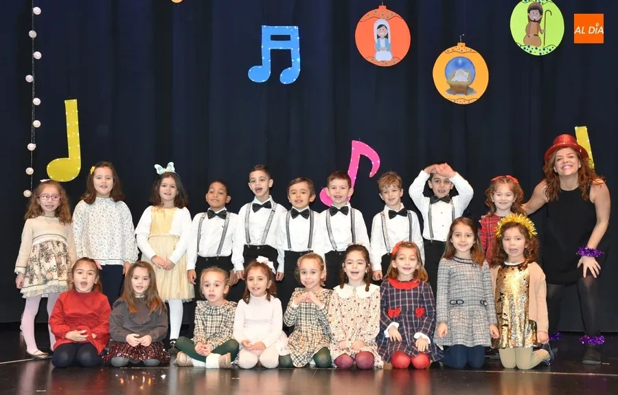 Foto 10 - La luz gu&iacute;a la doble funci&oacute;n navide&ntilde;a del Colegio Misioneras-Santa Teresa