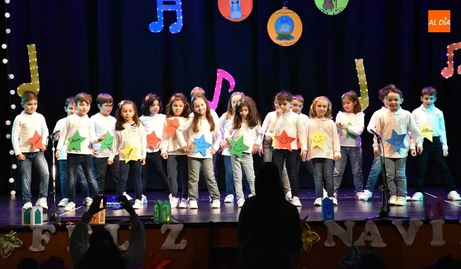 Foto 2 - La luz gu&iacute;a la doble funci&oacute;n navide&ntilde;a del Colegio Misioneras-Santa Teresa