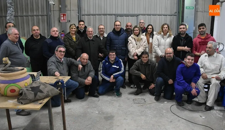 Foto 2 - El Equipo de Gobierno visita a los Amigos de la Ilusi&oacute;n a una semana de la Cabalgata &ldquo;de la normalidad&rdquo;
