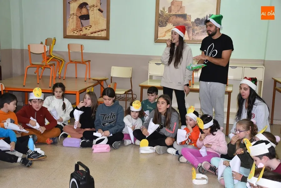 Foto 5 - Los ni&ntilde;os de Conciliamos toman los 12 gusanitos para entrar en el 2023