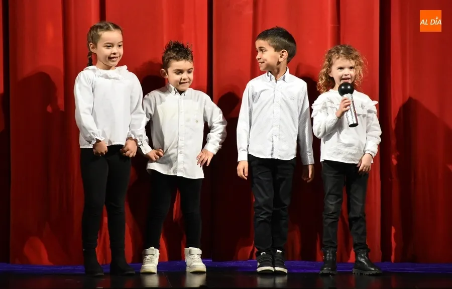 Foto 3 - El Colegio San Francisco pone a bailar a todo tipo de animales en su doble funci&oacute;n navide&ntilde;a