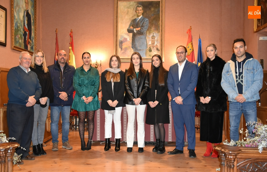 Paloma Duque Martín, Reina del Carnaval 2023 con Claudia Sánchez y Raquel Herrera como Damas