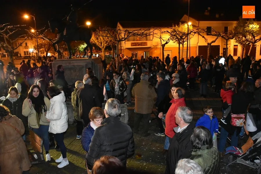 Foto 4 - Unas 700 personas reivindican en las calles de Ciudad Rodrigo la mejora de la atenci&oacute;n pedi&aacute;trica