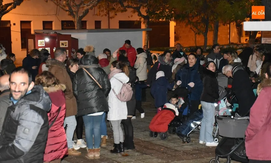Foto 5 - Unas 700 personas reivindican en las calles de Ciudad Rodrigo la mejora de la atenci&oacute;n pedi&aacute;trica