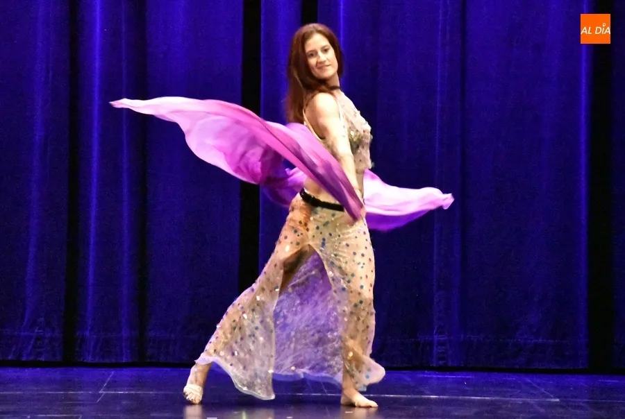 Foto 9 - Lleno absoluto en el Teatro Nuevo en la Gala a favor de M4RIA, la princesa futbolera guerrera