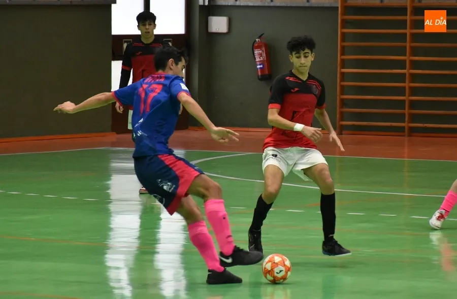 Foto 6 - El III Juvenil tira por la borda un 8-3 en los &uacute;ltimos 3 minutos