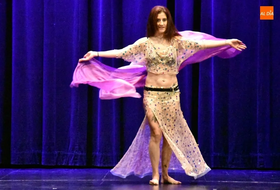 Foto 10 - Lleno absoluto en el Teatro Nuevo en la Gala a favor de M4RIA, la princesa futbolera guerrera