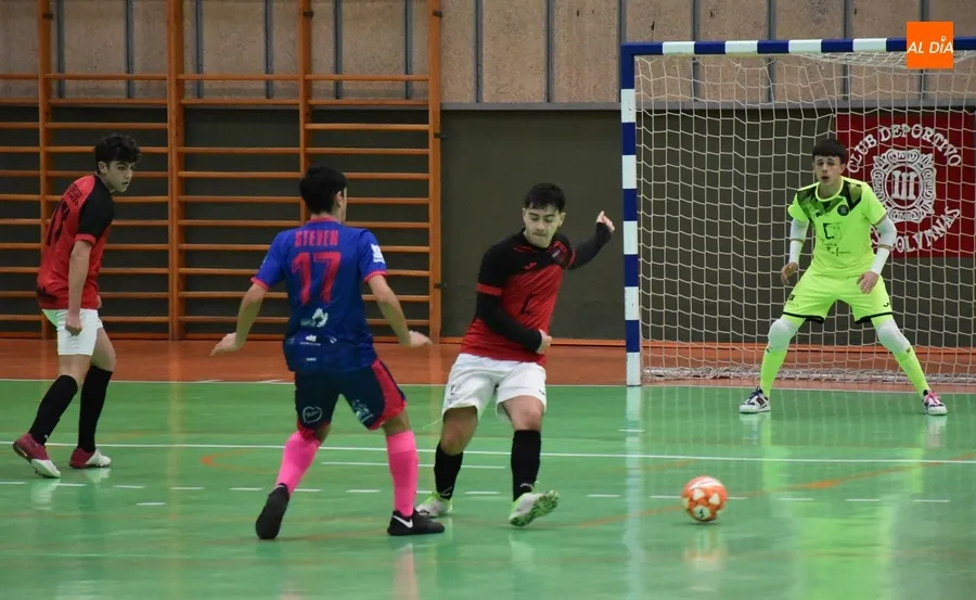 Foto 8 - El III Juvenil tira por la borda un 8-3 en los &uacute;ltimos 3 minutos