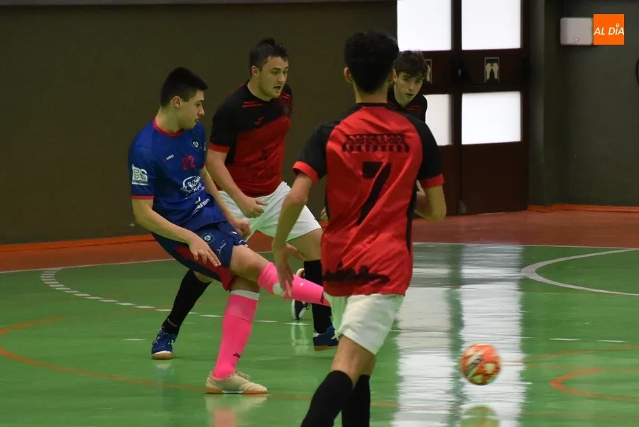 Foto 11 - El III Juvenil tira por la borda un 8-3 en los &uacute;ltimos 3 minutos