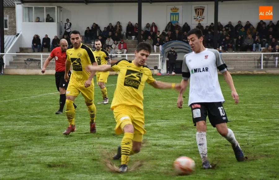 Foto 4 - Espectacular fest&iacute;n goleador del Ciudad Rodrigo para cerrar el a&ntilde;o ante su afici&oacute;n