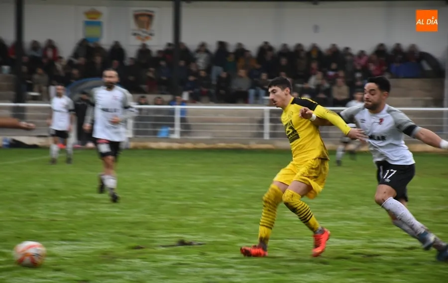 Foto 6 - Espectacular fest&iacute;n goleador del Ciudad Rodrigo para cerrar el a&ntilde;o ante su afici&oacute;n