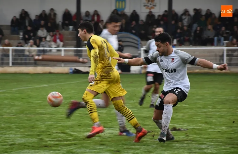 Foto 7 - Espectacular fest&iacute;n goleador del Ciudad Rodrigo para cerrar el a&ntilde;o ante su afici&oacute;n