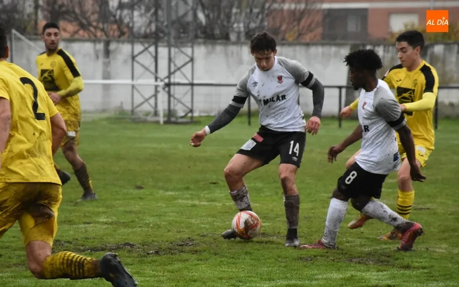Foto 11 - Espectacular fest&iacute;n goleador del Ciudad Rodrigo para cerrar el a&ntilde;o ante su afici&oacute;n