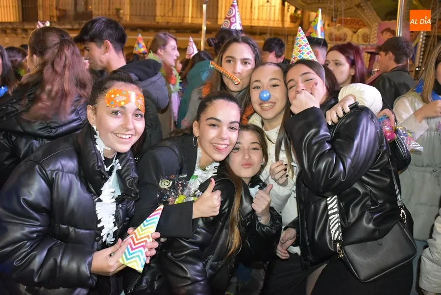 Foto 6 - Gran ambiente en una Nochevieja Joven con el Grupo Scout Kennedy como protagonista
