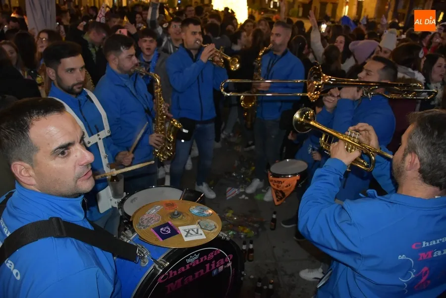 Foto 7 - Gran ambiente en una Nochevieja Joven con el Grupo Scout Kennedy como protagonista