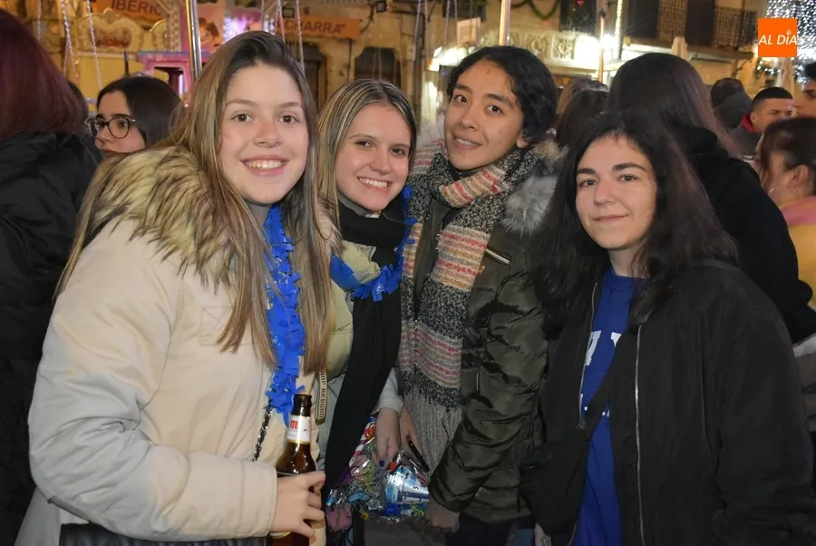 Foto 9 - Gran ambiente en una Nochevieja Joven con el Grupo Scout Kennedy como protagonista