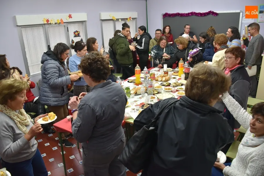 Foto 4 - La Escuela de Adultos recupera con gran ambiente su jornada de convivencia