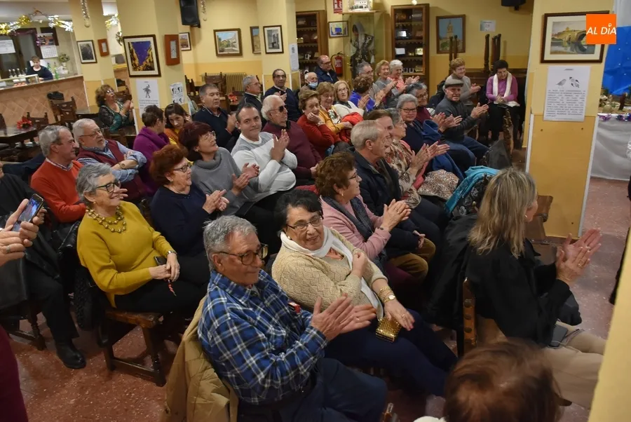 Foto 5 - El Centro de D&iacute;a de Personas Mayores disfruta de su propia Rondalla
