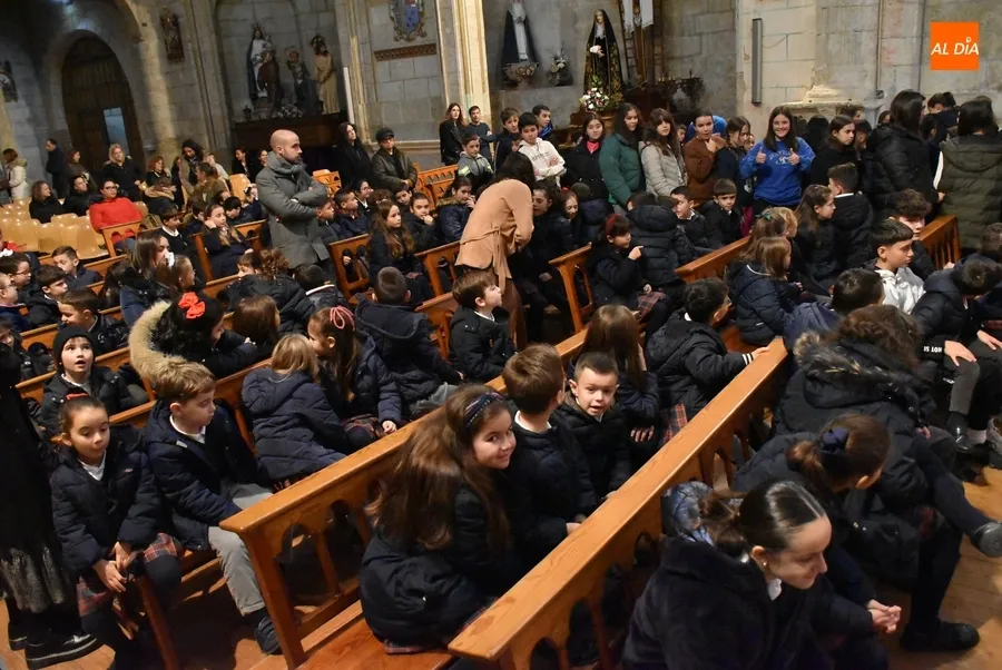 Foto 2 - Los Reyes Magos se pasan por el Colegio Misioneras-Santa Teresa