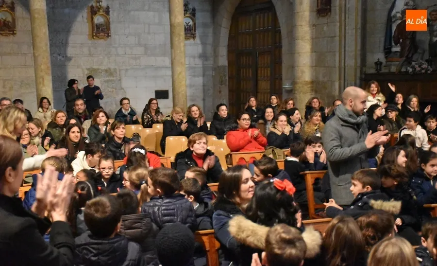Foto 10 - Los Reyes Magos se pasan por el Colegio Misioneras-Santa Teresa