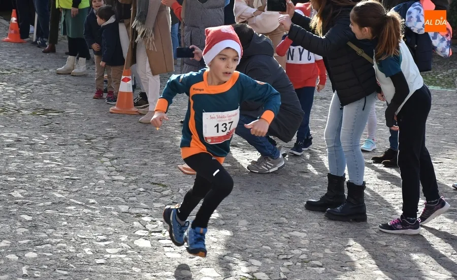 Foto 11 - Los m&aacute;s peque&ntilde;os echan en la San Silvestre Farinata las &uacute;ltimas carreras del a&ntilde;o