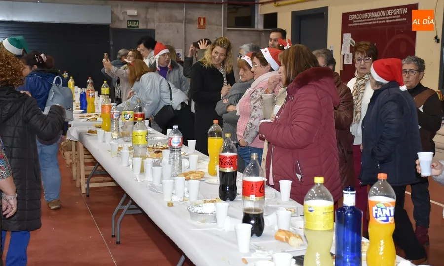 Foto 3 - Amanecer festeja con un convite y muchos bailes la llegada de la Navidad