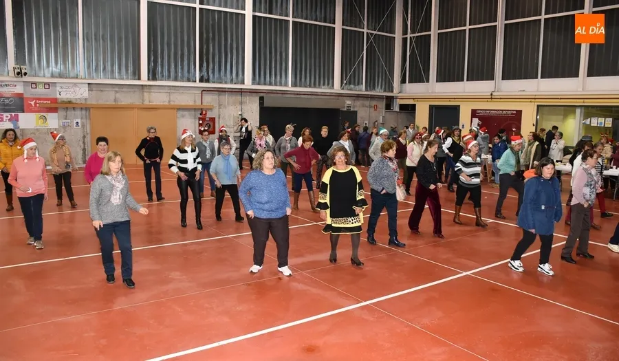 Foto 7 - Amanecer festeja con un convite y muchos bailes la llegada de la Navidad