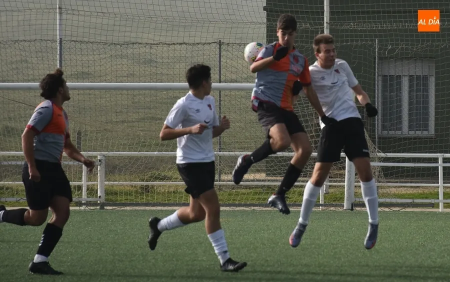 Foto 2 - #M | 3-4 DIC | El Juvenil del Ciudad Rodrigo cae por la m&iacute;nima ante Carbajosa de la Sagrada