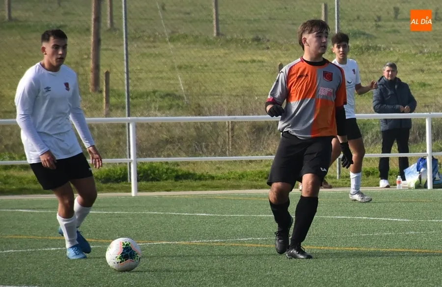 Foto 11 - #M | 3-4 DIC | El Juvenil del Ciudad Rodrigo cae por la m&iacute;nima ante Carbajosa de la Sagrada