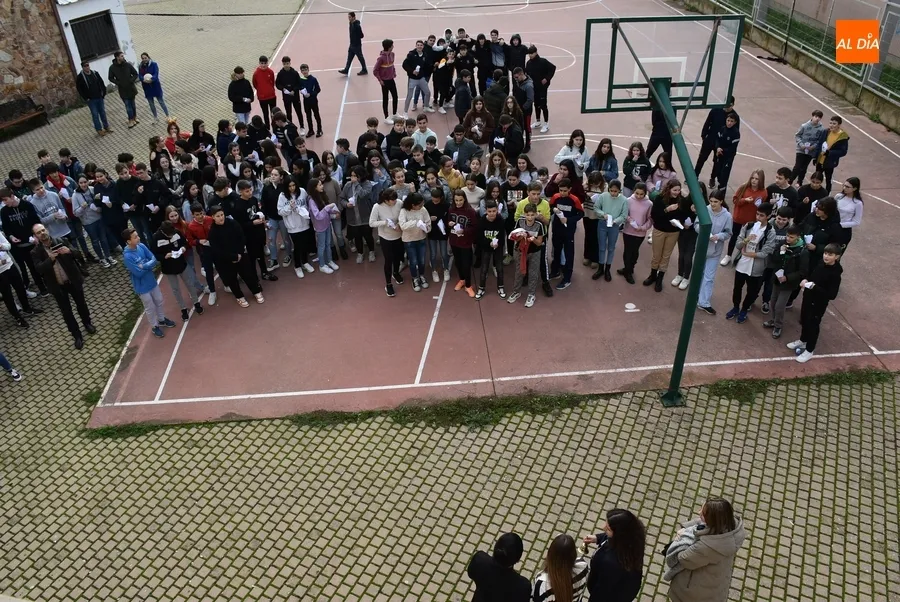 Foto 4 - El IES Tierra da la bienvenida al 2023 con sus propias Campanadas