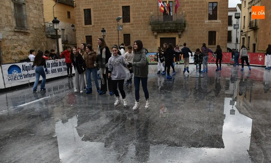 Foto 2 - Despedida sobre hielo para los alumnos de Secundaria de Misioneras-Santa Teresa