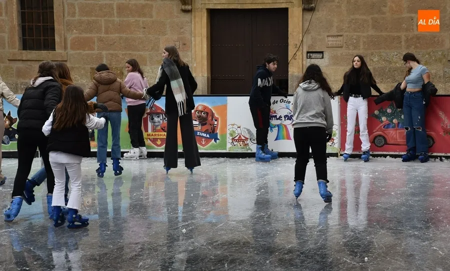 Foto 3 - Despedida sobre hielo para los alumnos de Secundaria de Misioneras-Santa Teresa