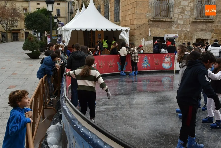 Foto 5 - Despedida sobre hielo para los alumnos de Secundaria de Misioneras-Santa Teresa