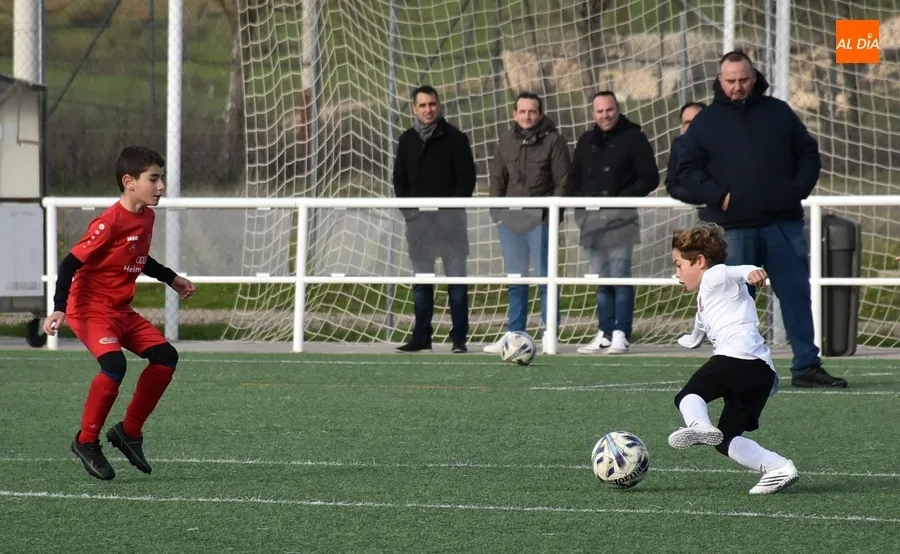 Foto 2 - Fest&iacute;n de goles del Benjam&iacute;n A del Ciudad Rodrigo para cerrar el 2022
